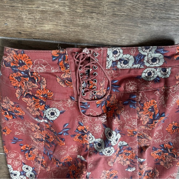 We The Free People CRVY Ma Cherie Floral Flared Jeans 29 OB1067785 Boho Floral - Picture 8 of 13